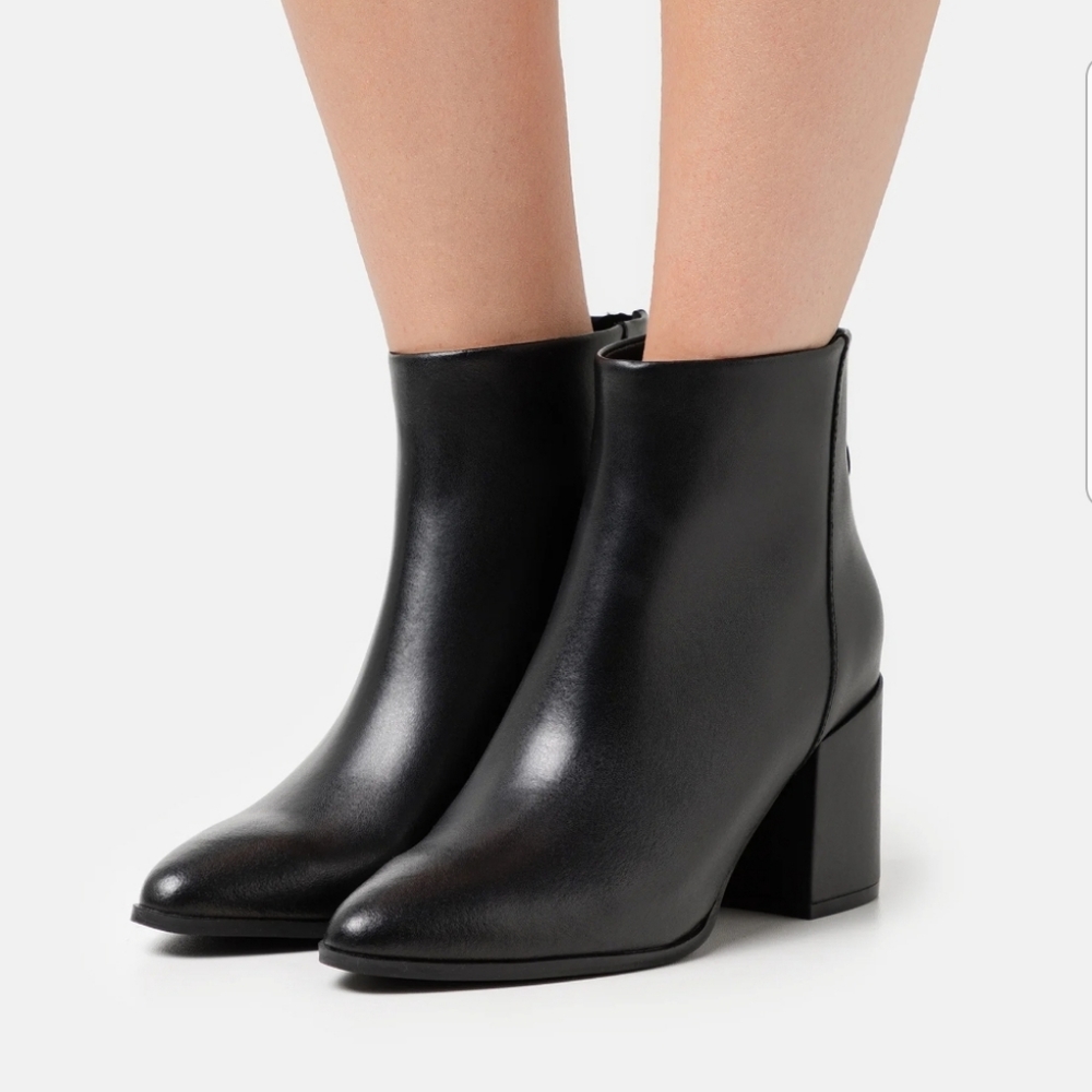 🖤Steve Madden Black Leather Jillian Leather Boots, Sz 9, Like New!